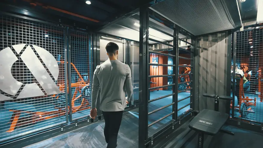 Entrando a la sala de entrenamiento