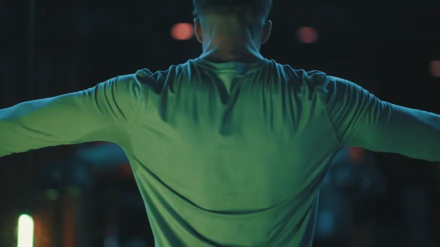 Serie de espalda en el gimnasio